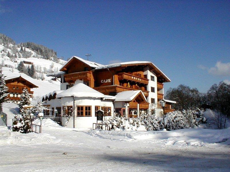 Alpenhotel Wildschoenau B&B エクステリア 写真